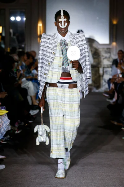 Look 10